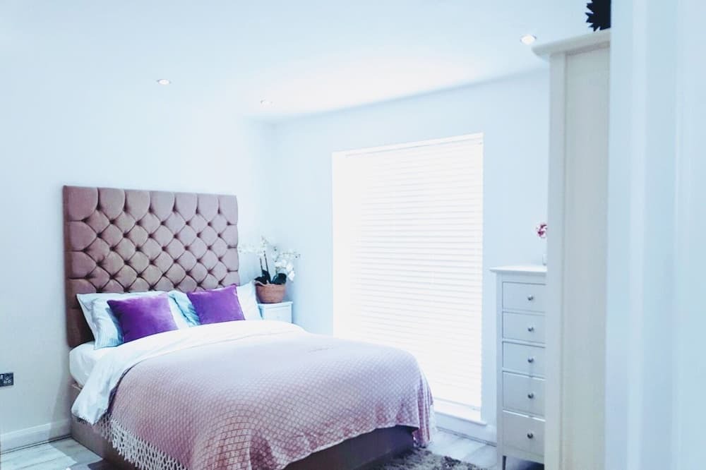 Photo of Bedroom in Barry