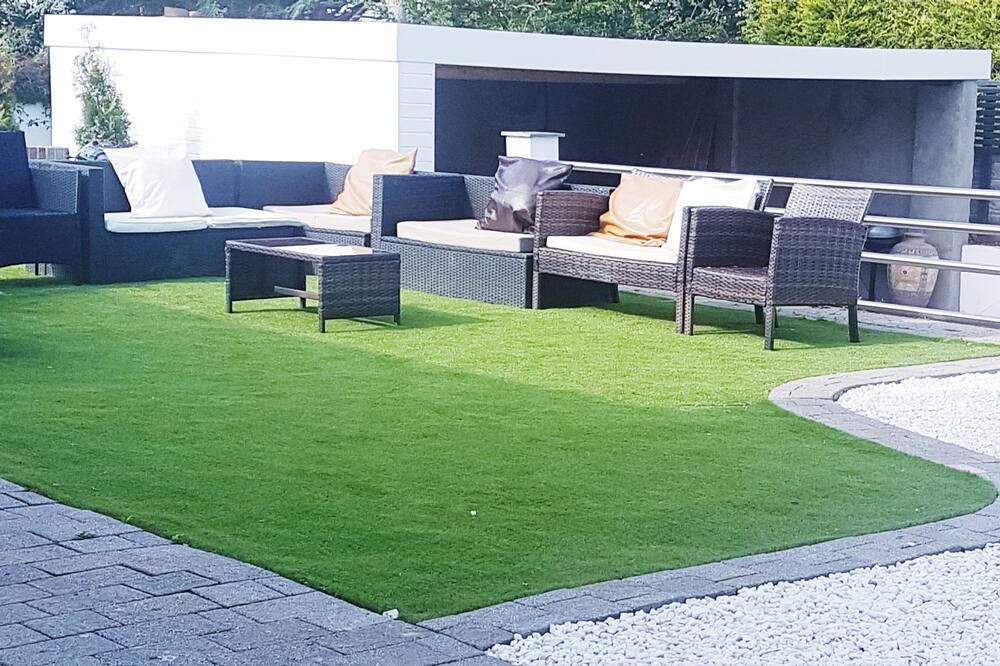 Photo of Others in Barry