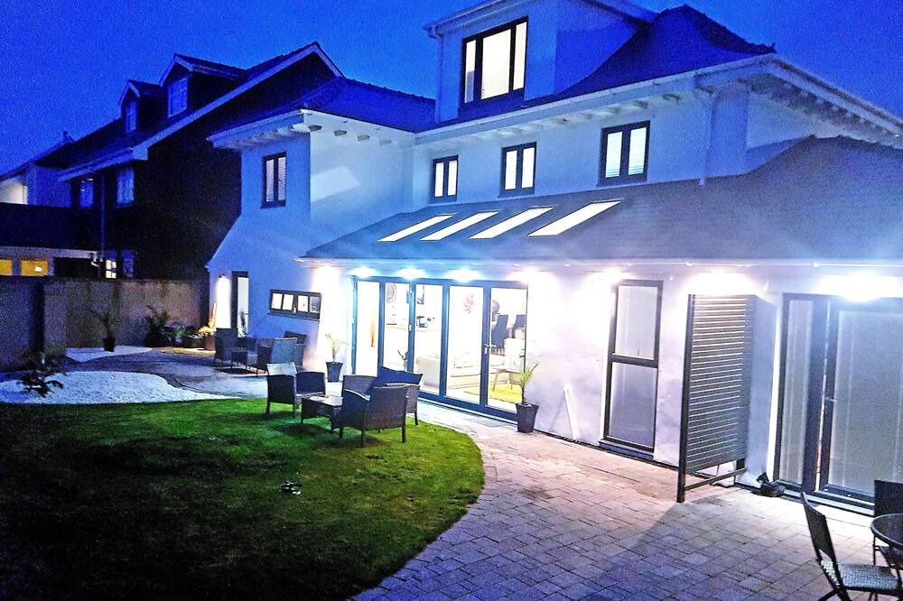 Photo of Outdoor in Barry