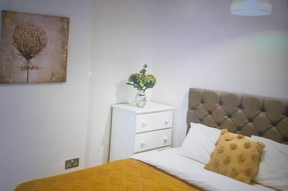 Photo of Bedroom in Barry