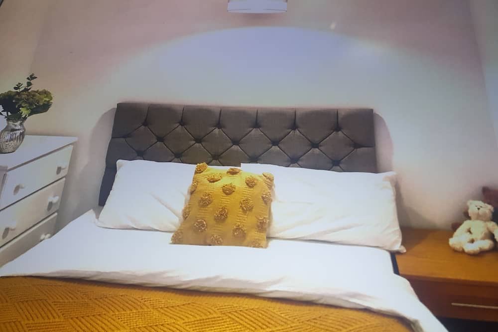 Photo of Bedroom in Barry