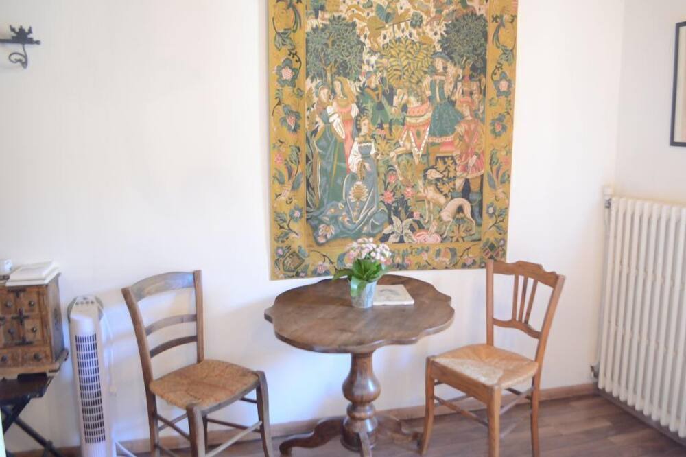 Photo of Bedroom in Perouges