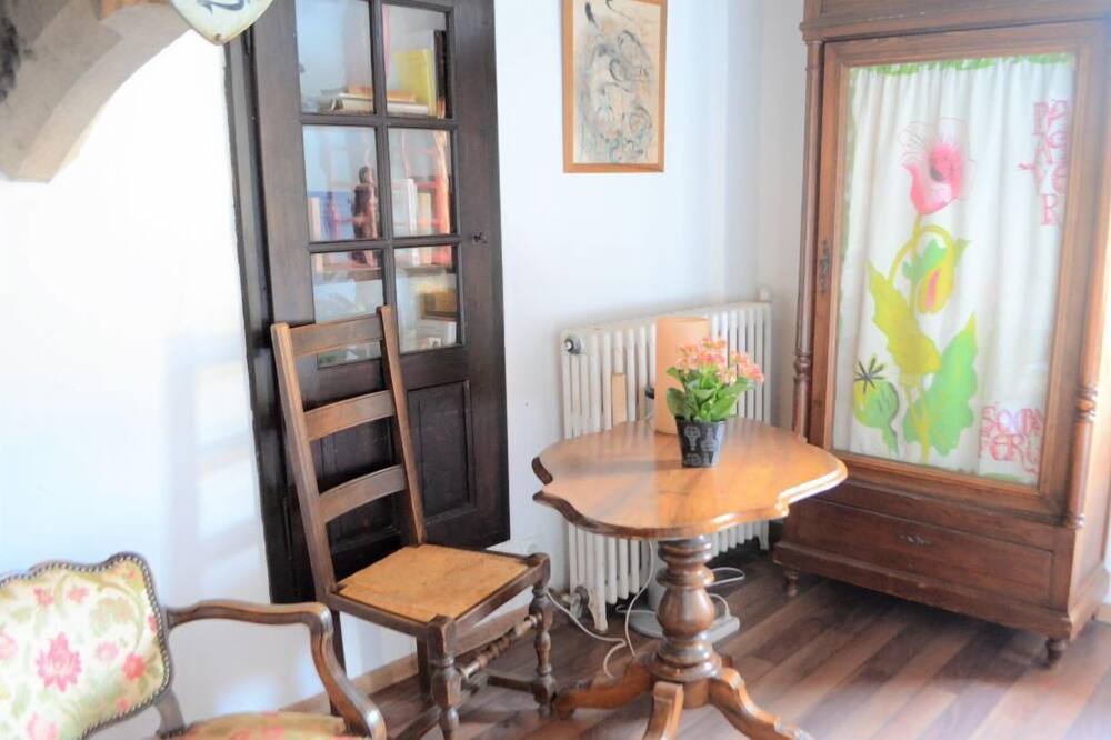 Photo of Bedroom in Perouges