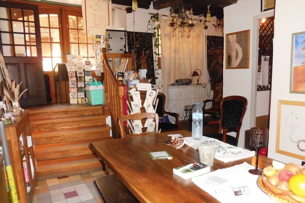 Photo of Others in Perouges