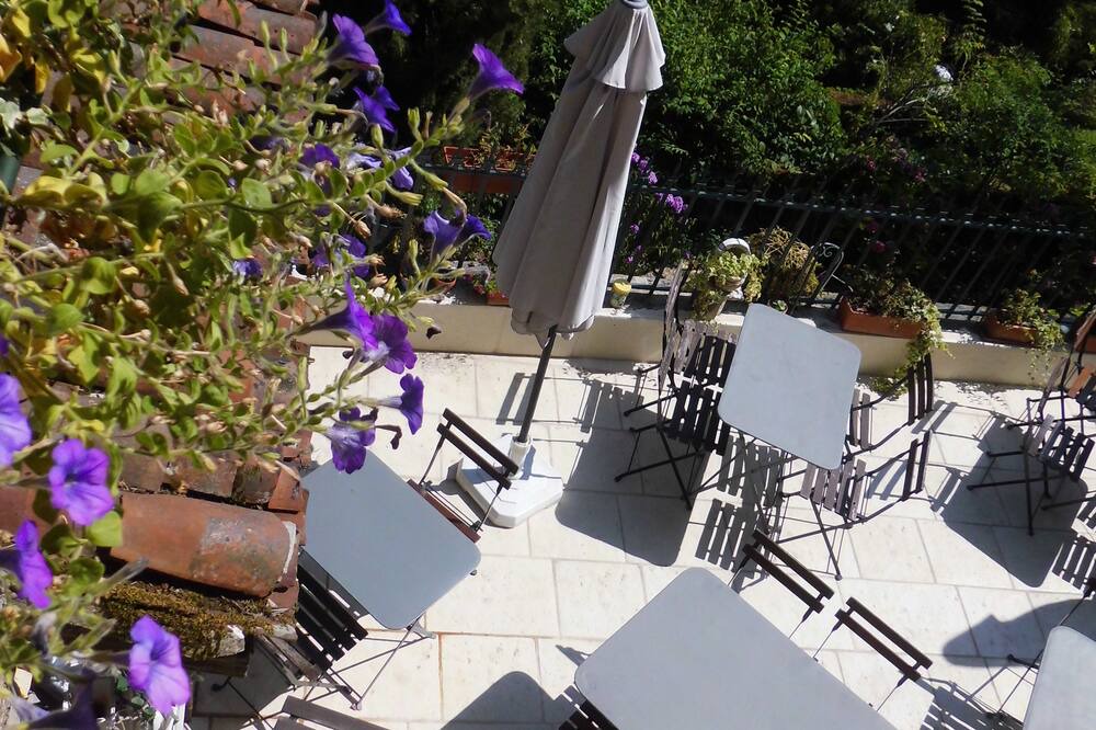 Photo of Patio Balcony in Perouges