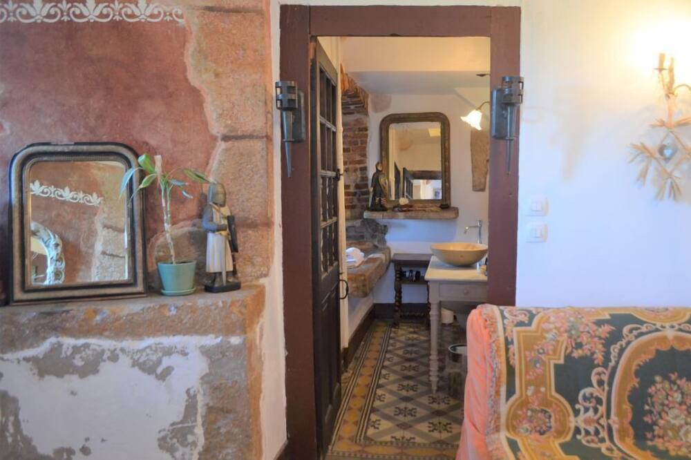 Photo of Bedroom in Perouges