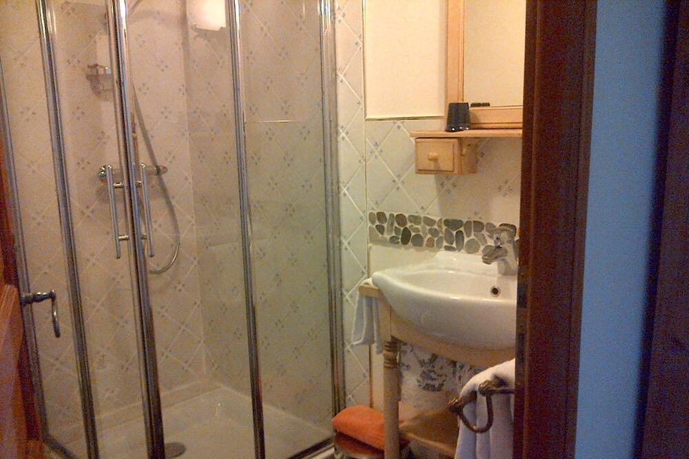Photo of Bathroom in Perouges