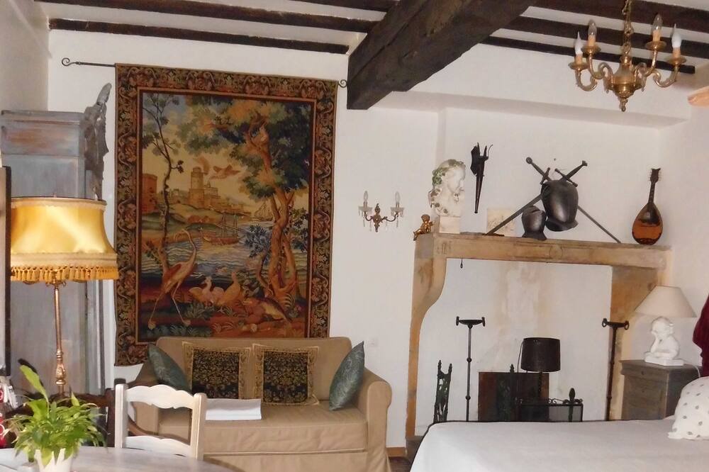 Photo of Bedroom in Perouges
