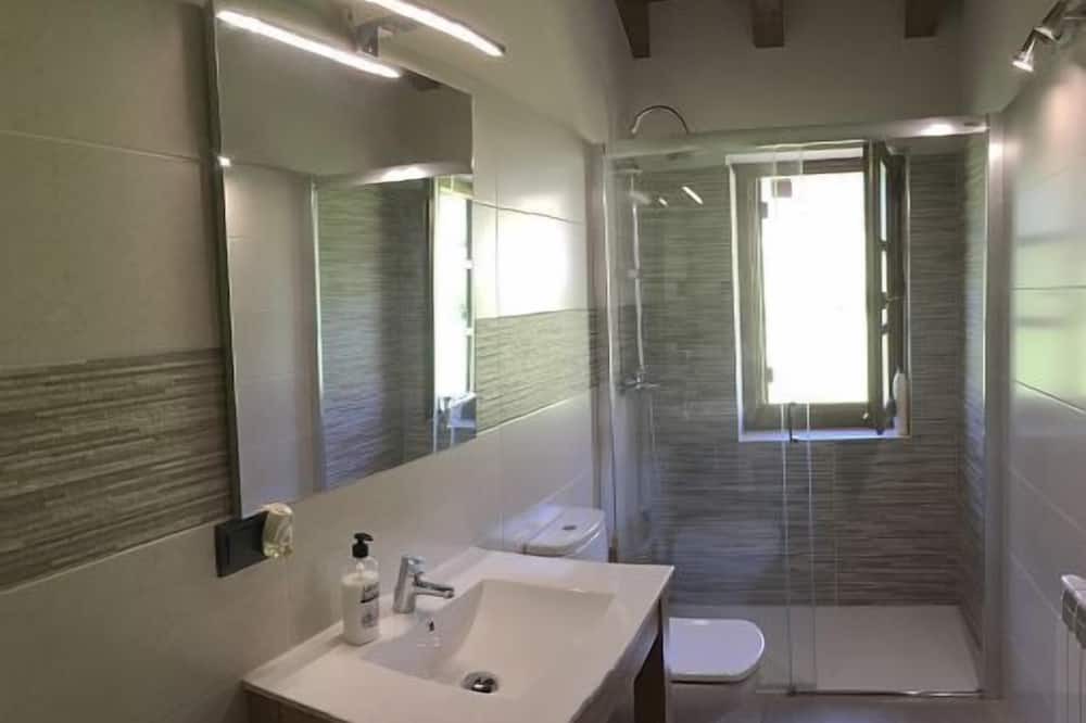 Photo of Bathroom in Erro