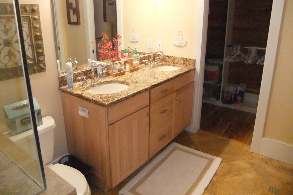 Photo of Bathroom in Ozona