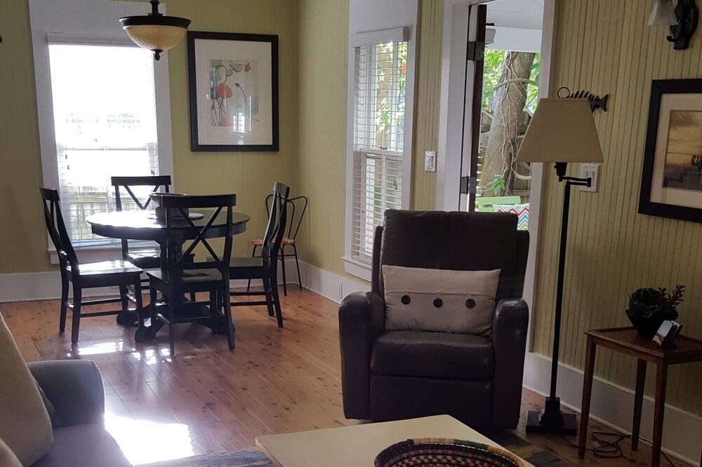 Photo of Bedroom in Ozona