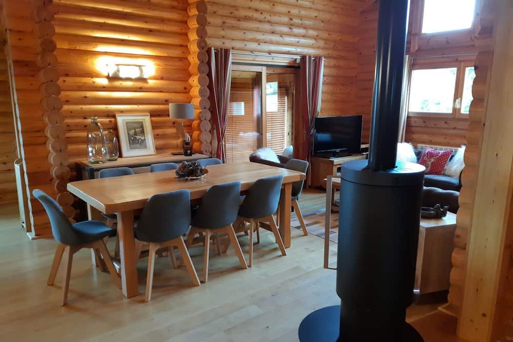 Photo of Livingroom in Pyrenees 2000