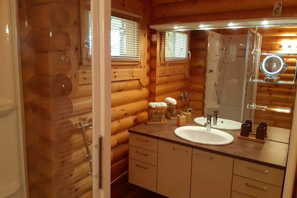 Photo of Bathroom in Pyrenees 2000