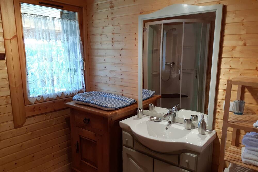 Photo of Bathroom in Pyrenees 2000