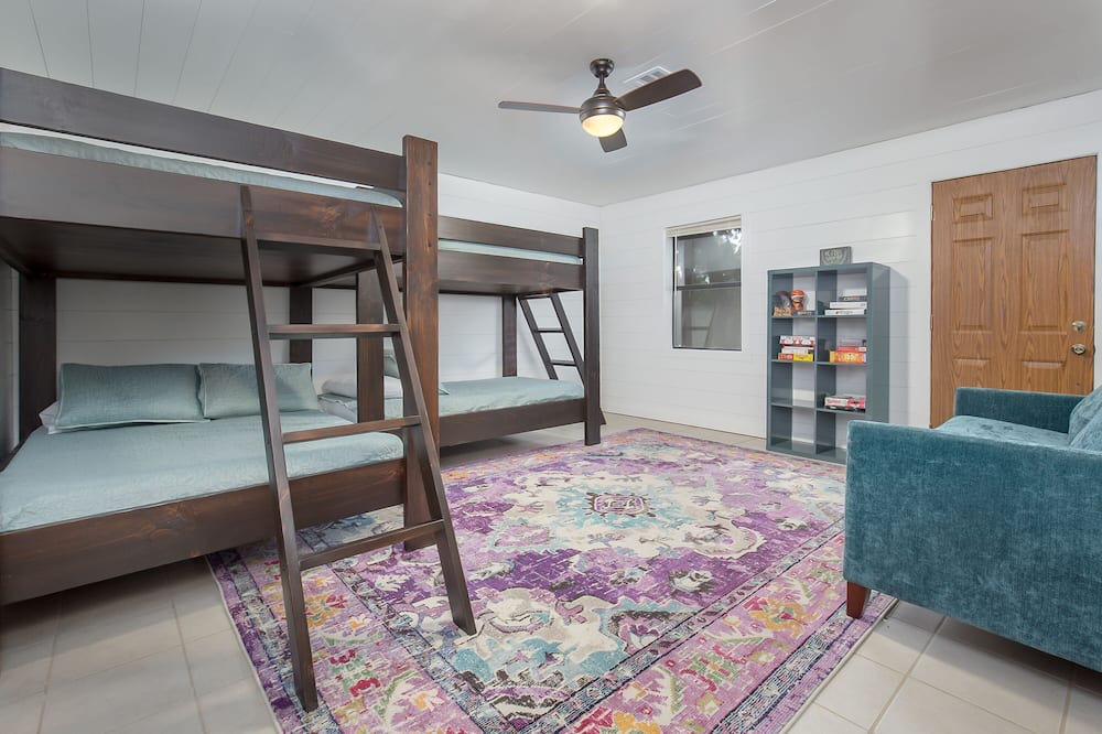 Photo of Bedroom in Sulphur