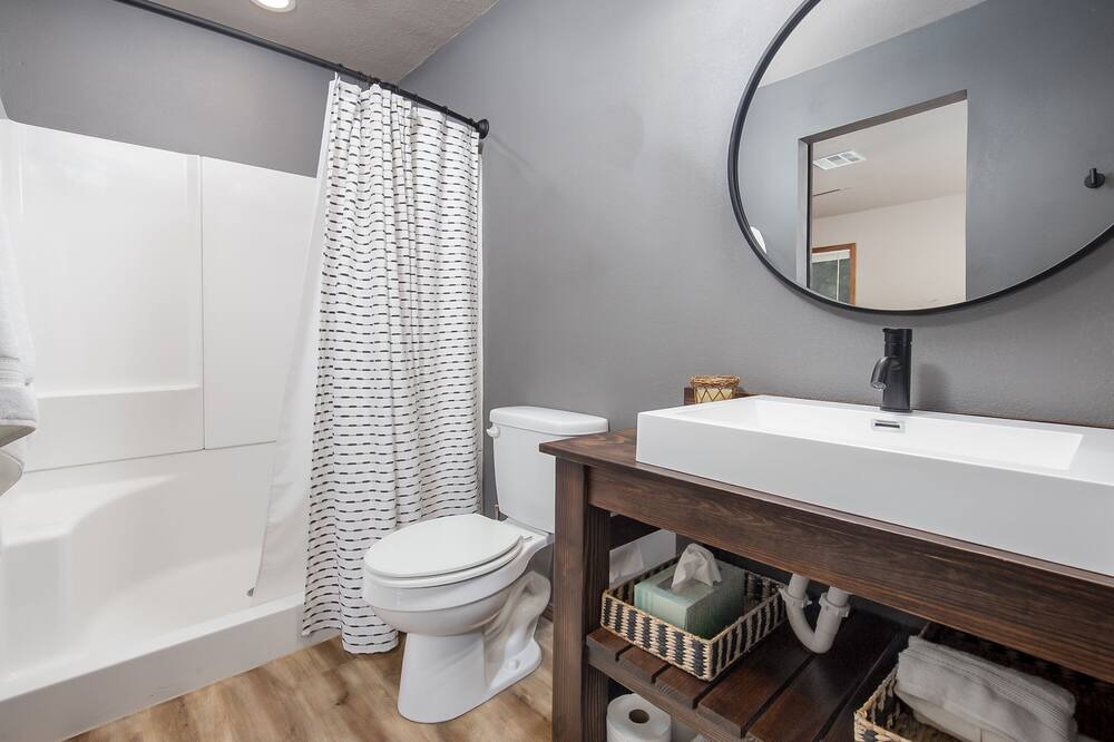 Photo of Bedroom in Sulphur