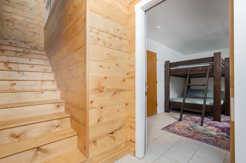 Photo of Bedroom in Sulphur