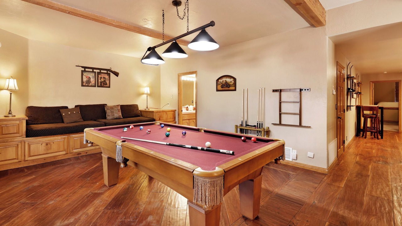 Photo of Bedroom in Evergreen Estates