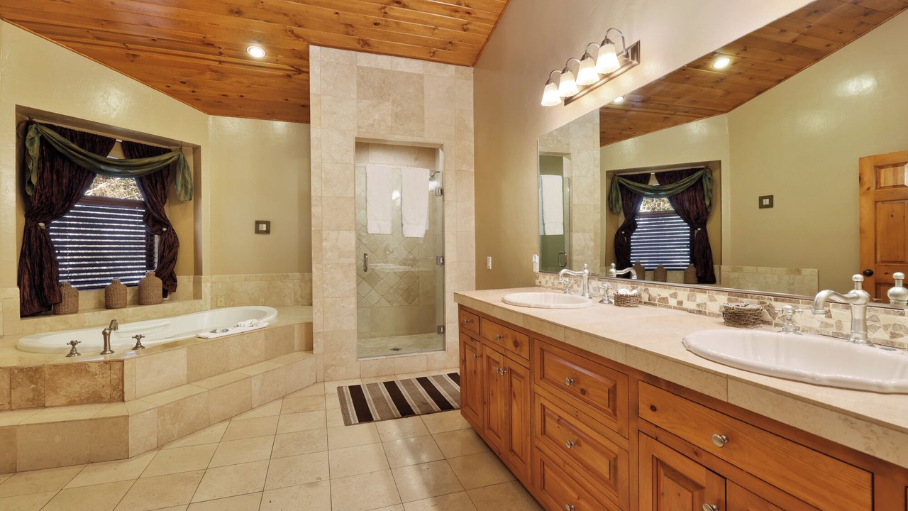 Photo of Bathroom in Evergreen Estates