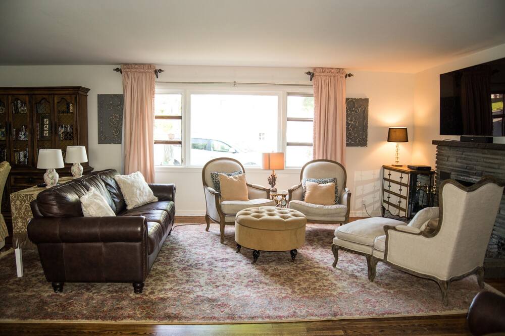 Photo of Livingroom in Highland Falls