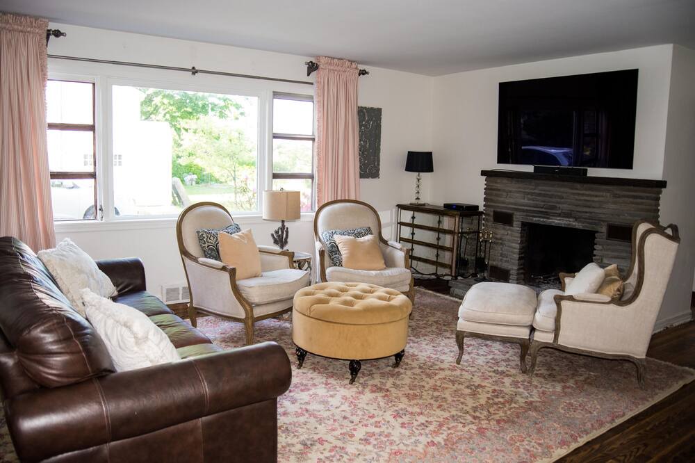 Photo of Livingroom in Highland Falls