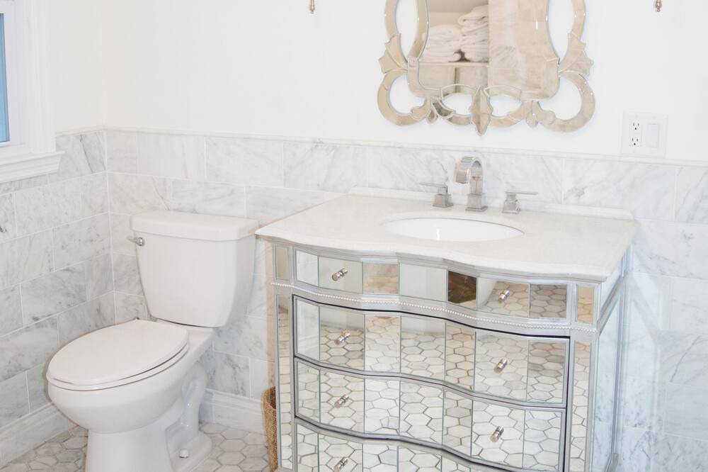 Photo of Bathroom in Highland Falls