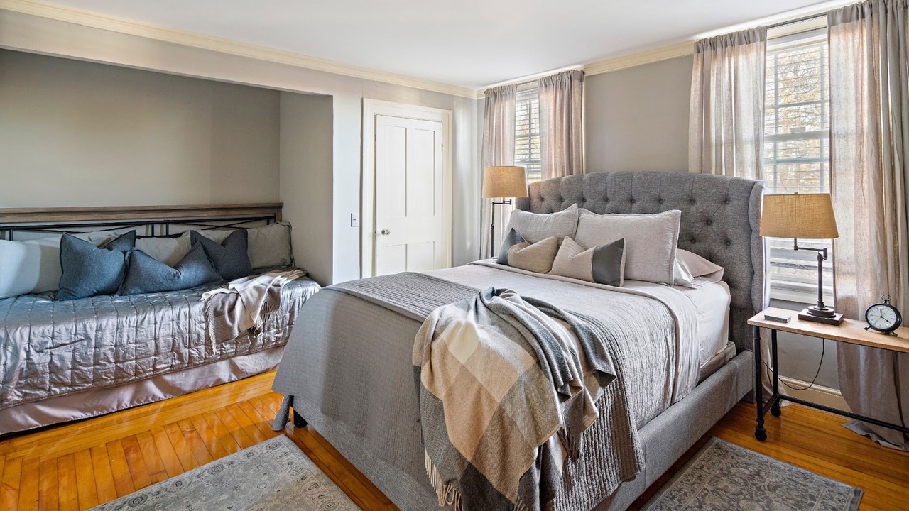 Photo of Others in Thompson