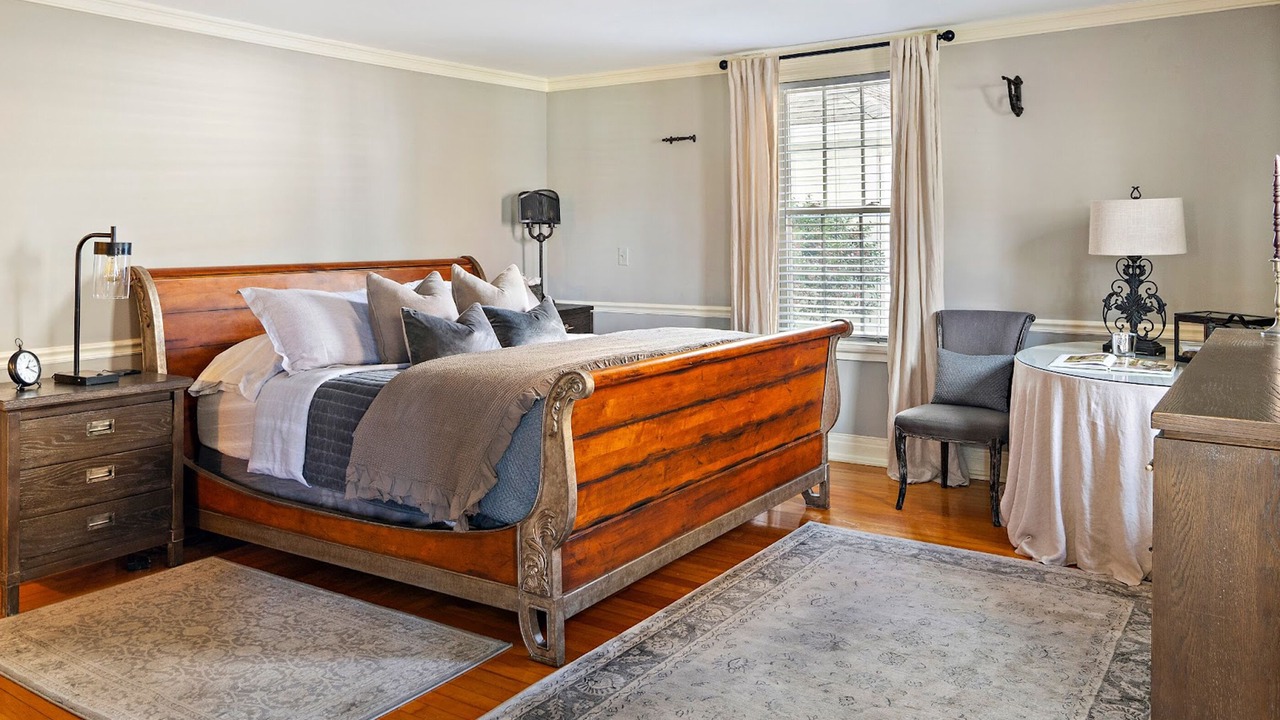 Photo of Others in Thompson