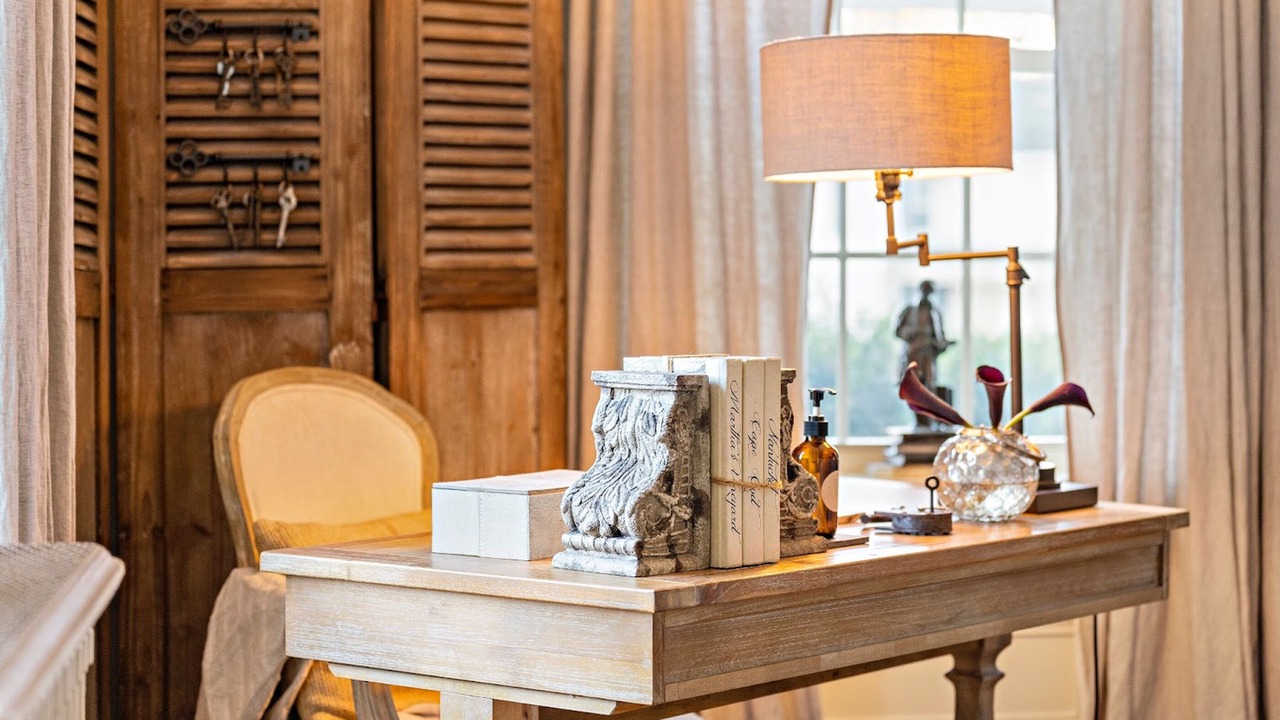 Photo of Others in Thompson