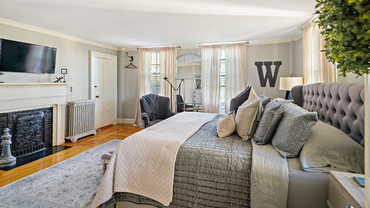 Photo of Others in Thompson