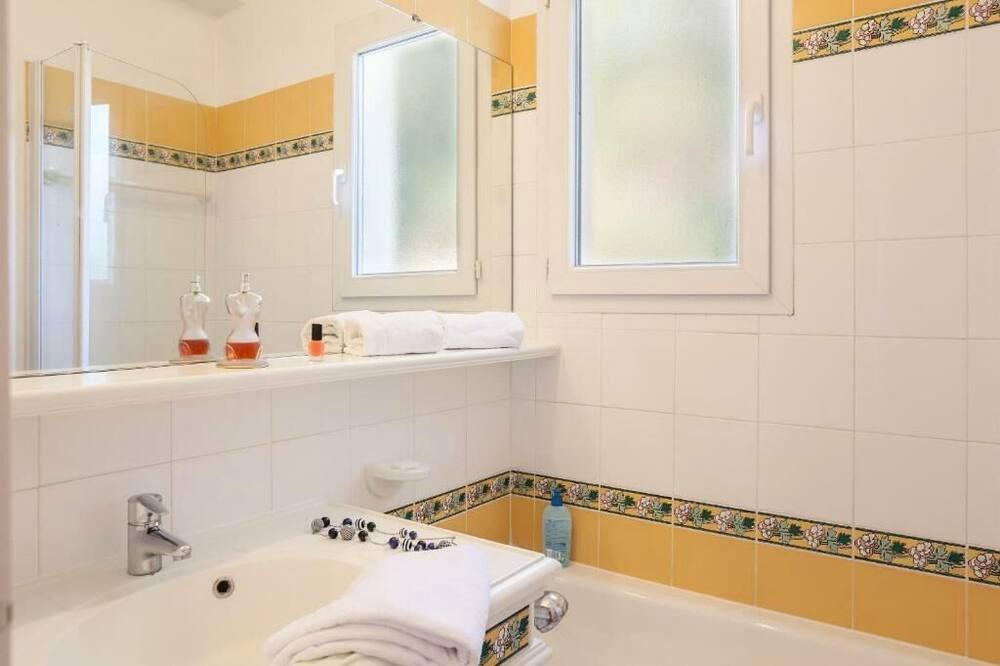 Photo of Bathroom in Les Restanques