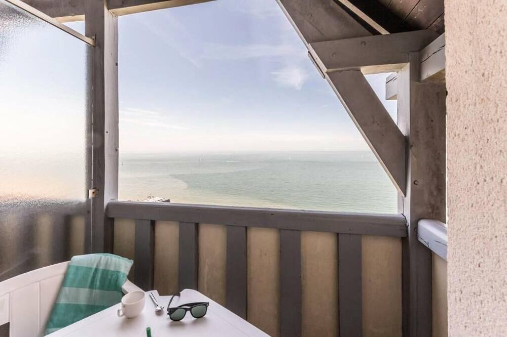 Photo of Patio Balcony in Trouville-sur-Mer