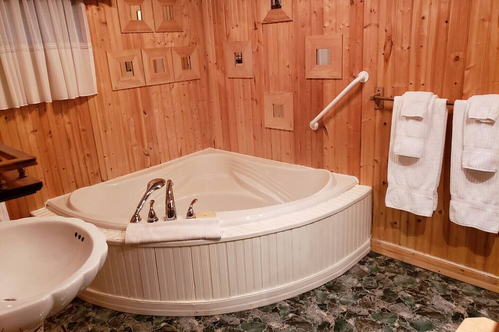 Photo of Bathroom in Saint-Paulin