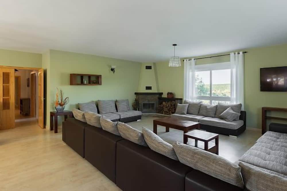 Photo of Livingroom in Castillejo de Mesleon