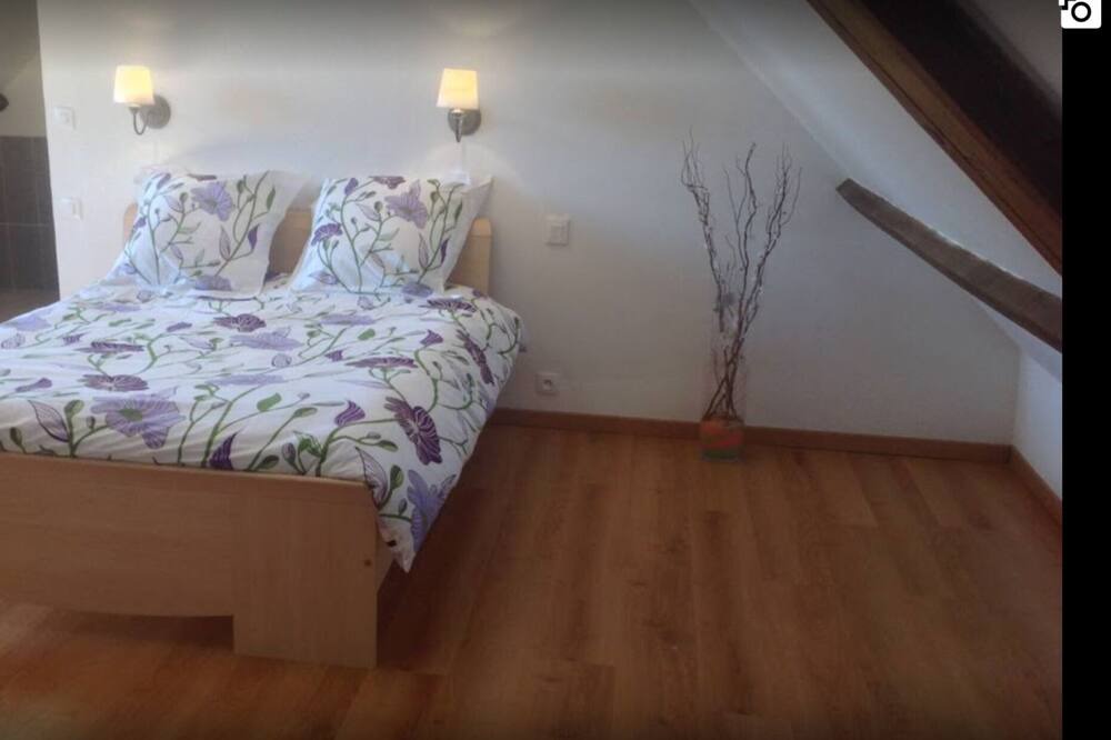 Photo of Bedroom in Saint-Etienne-la-Thillaye