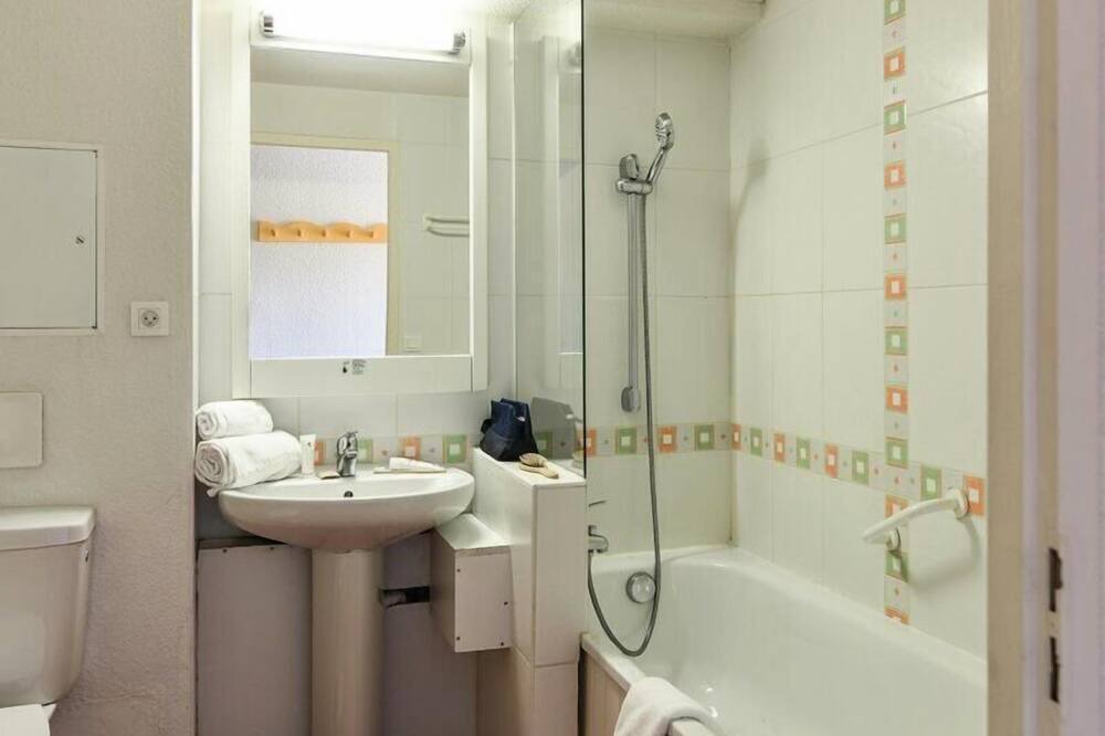 Photo of Bathroom in Font-Romeu-Odeillo-Via