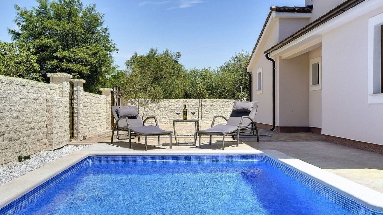 Photo of Outdoor in Mali Vareski
