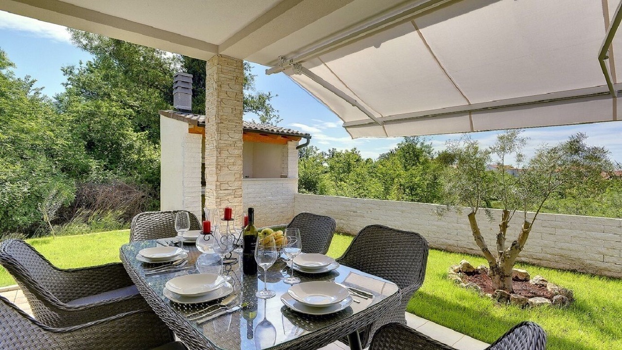 Photo of Outdoor in Mali Vareski