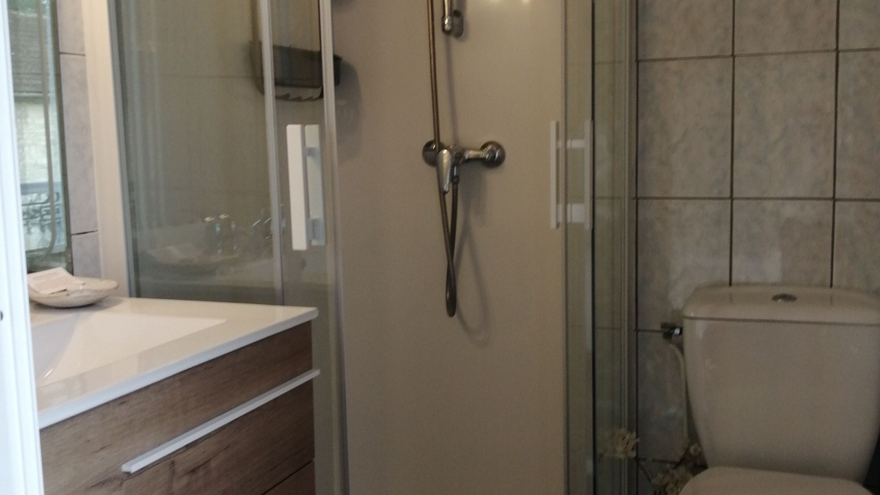 Photo of Bathroom in Meyronne