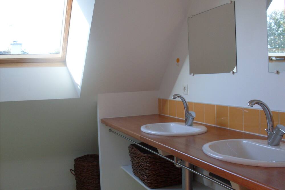 Photo of Bathroom in Bono