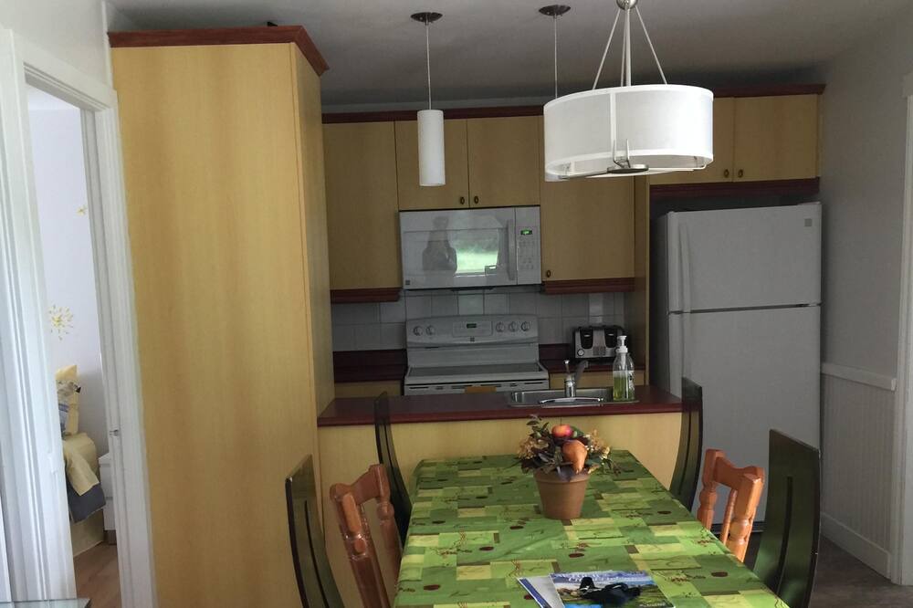 Photo of Bedroom in Saint-Jean-de-l'lle-d'Orleans