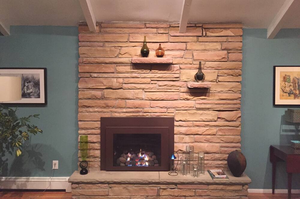 Photo of Livingroom in Sparta Township