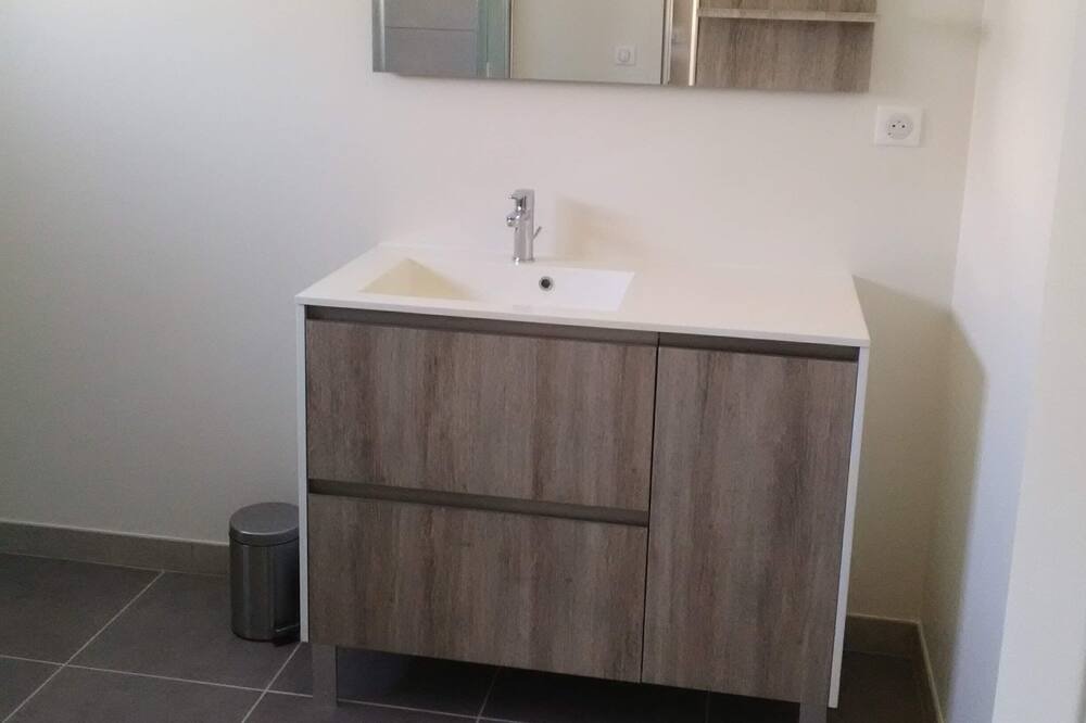 Photo of Bathroom in Bezu-la-Foret