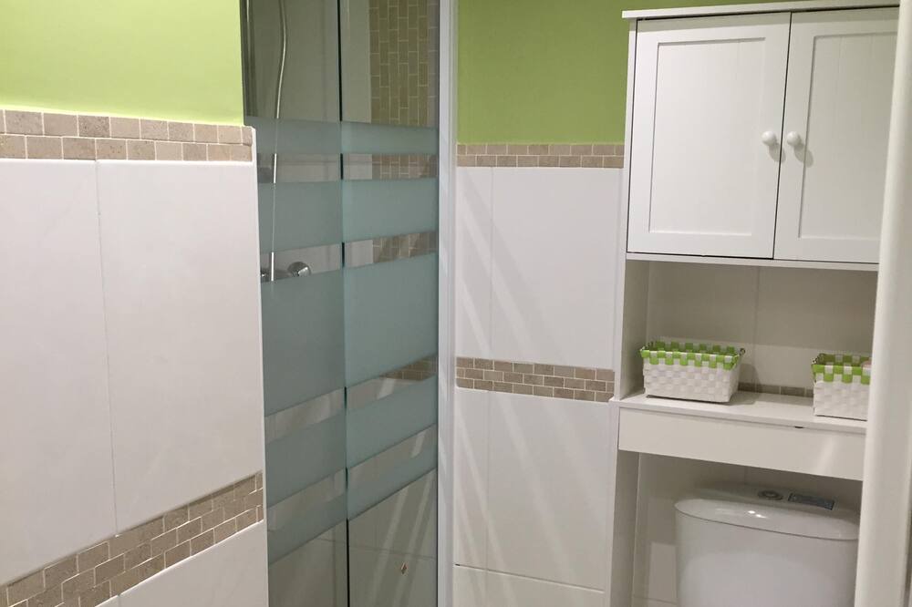 Photo of Bathroom in Lillers