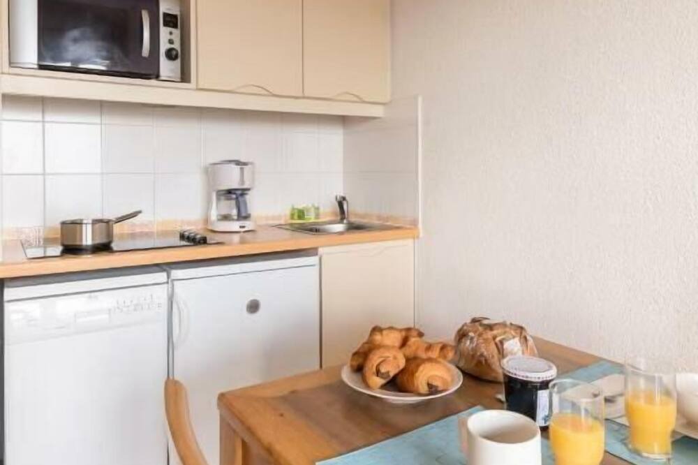 Photo of Kitchen in Font-Romeu-Odeillo-Via