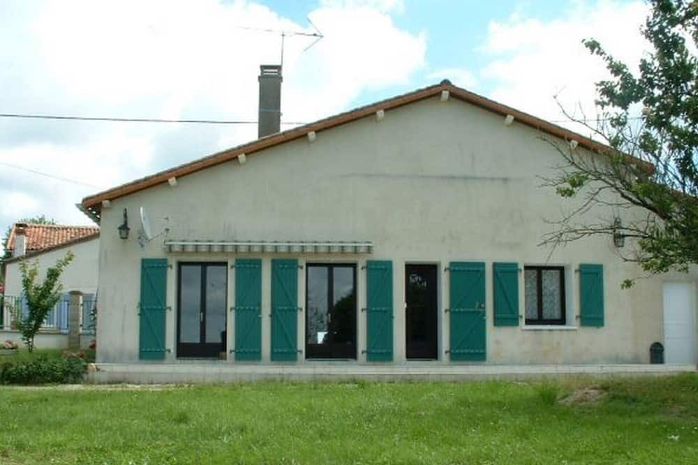 Photo of Outdoor in Beaulieu-sur-Sonnette