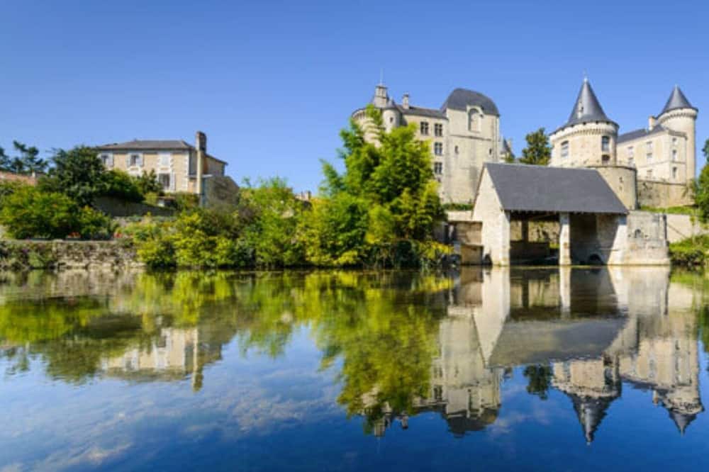 Photo of Others in Beaulieu-sur-Sonnette