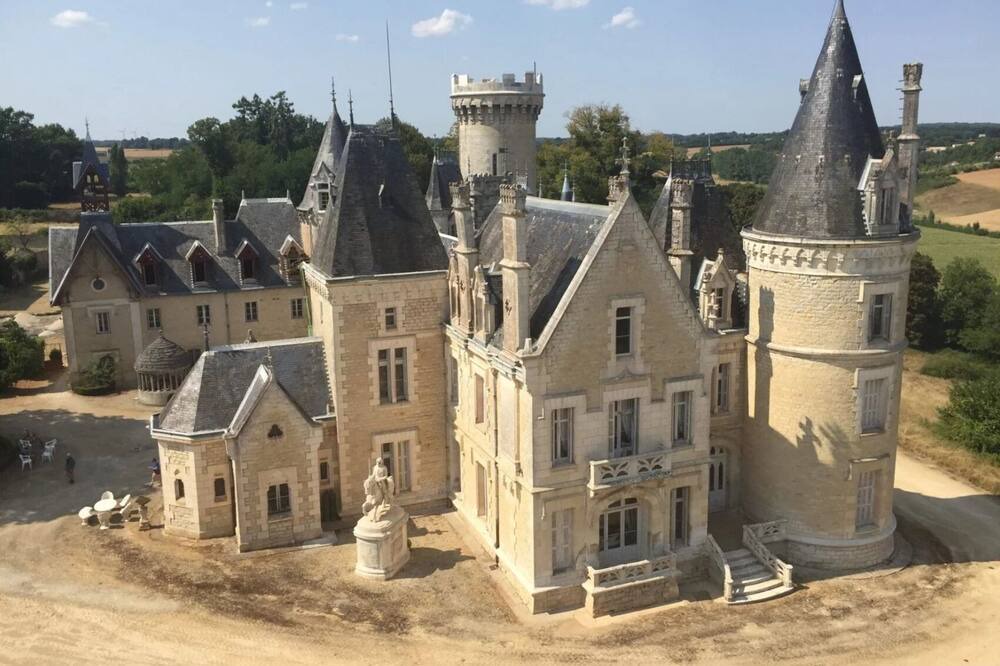 Photo of Outdoor in Beaulieu-sur-Sonnette