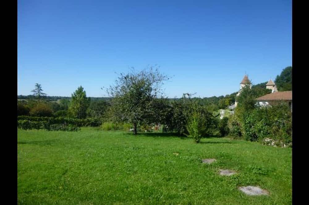 Photo of Outdoor in Beaulieu-sur-Sonnette