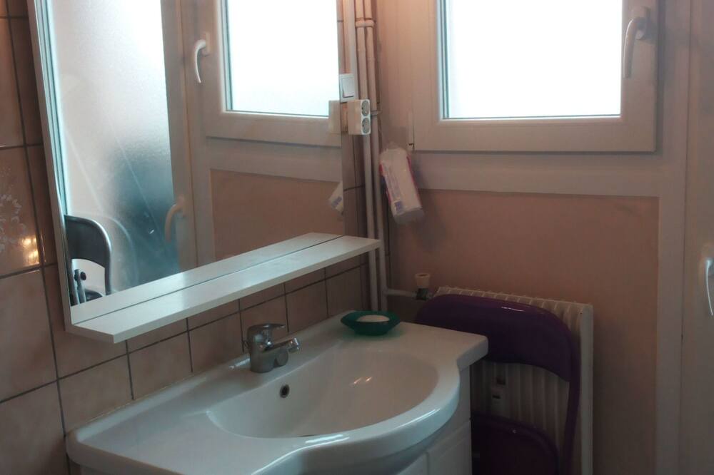 Photo of Bathroom in Ecrouves